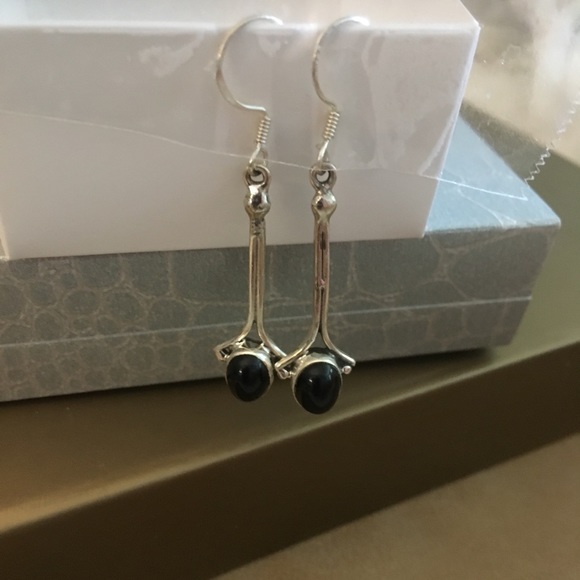 Belks Jewelry - Sterling Silver drop earrings with onyx.